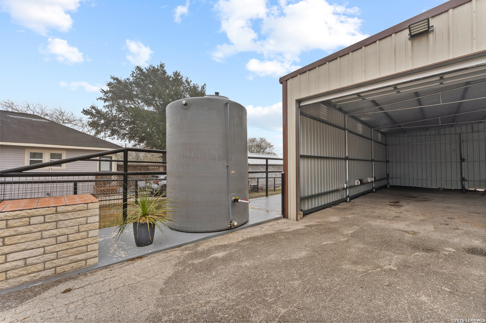 106 South Line Karnes City TX 78118