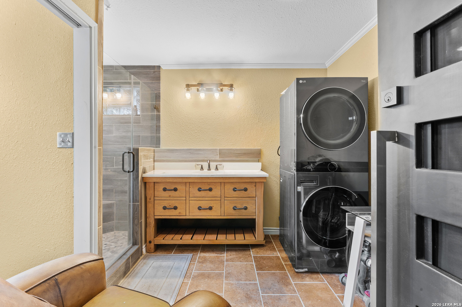 106 South Line Karnes City TX 78118