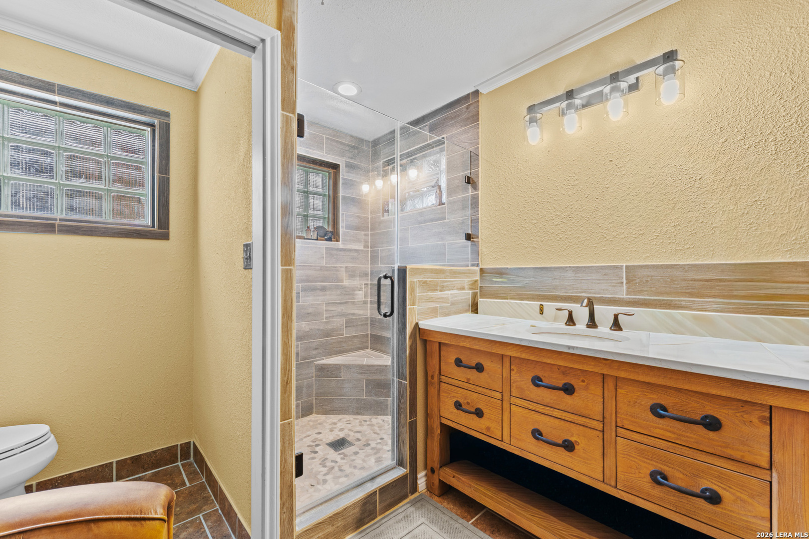 106 South Line Karnes City TX 78118