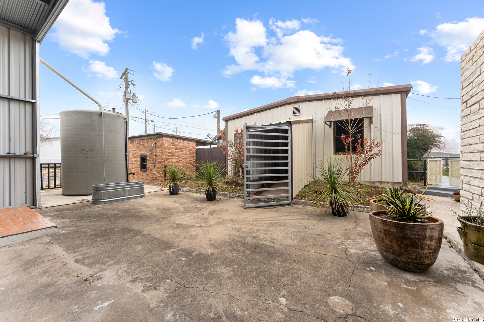 106 South Line Karnes City TX 78118