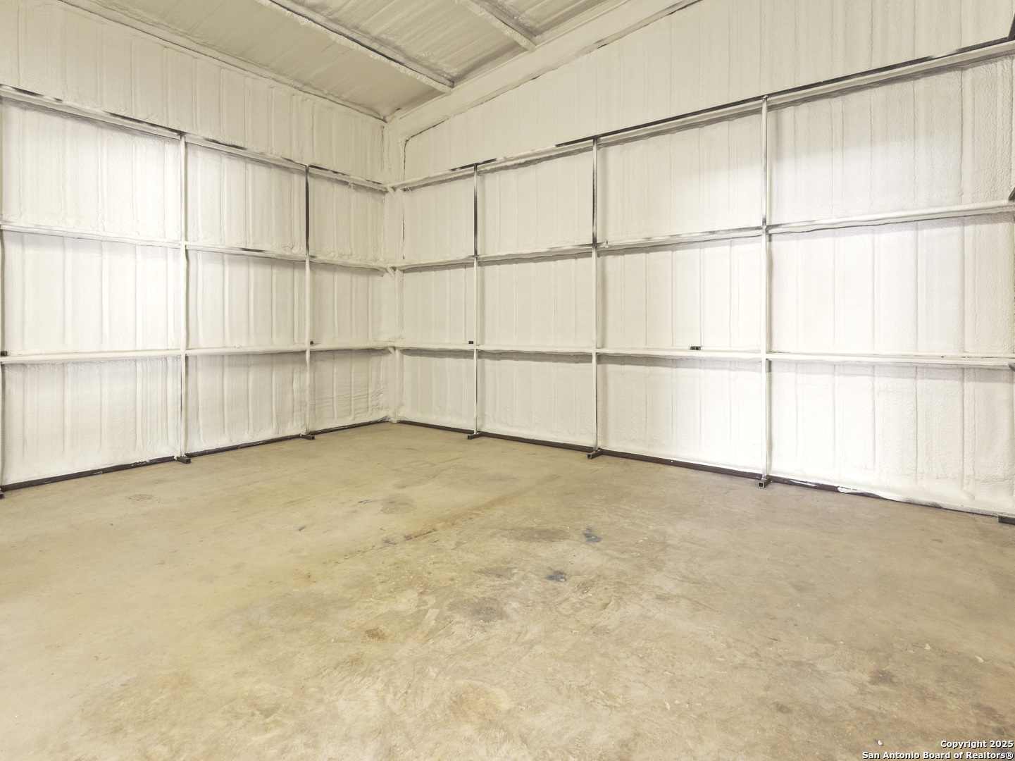 512 E Hondo Devine TX 78016