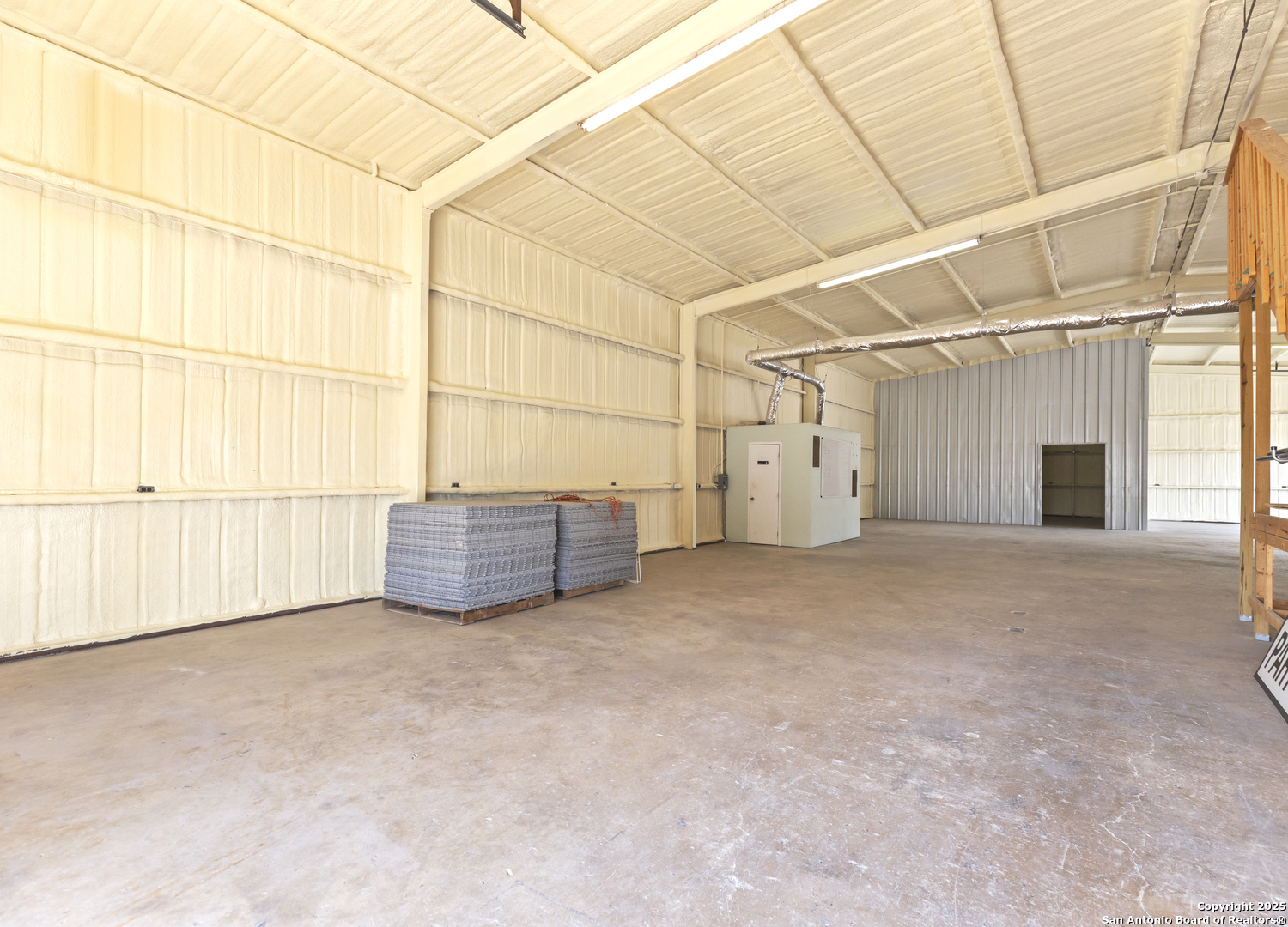 512 E Hondo Devine TX 78016