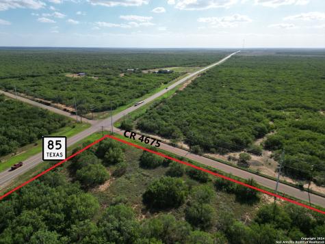 2486 W Sh 85 Dilley TX 78017