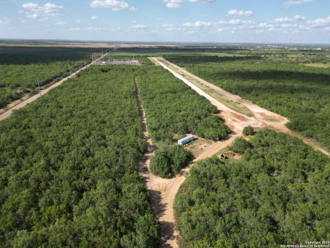 2486 W Sh 85 Dilley TX 78017
