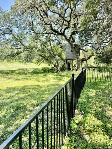 21680 Valley Park Drive Garden Ridge TX 78266