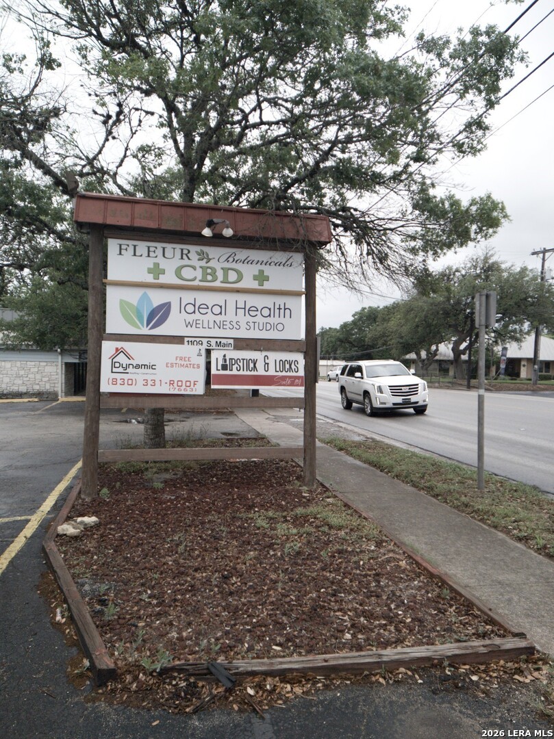 1109 S Main Boerne TX 78006