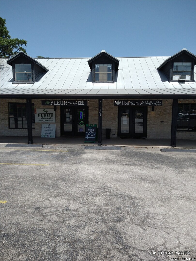 1109 S Main Boerne TX 78006