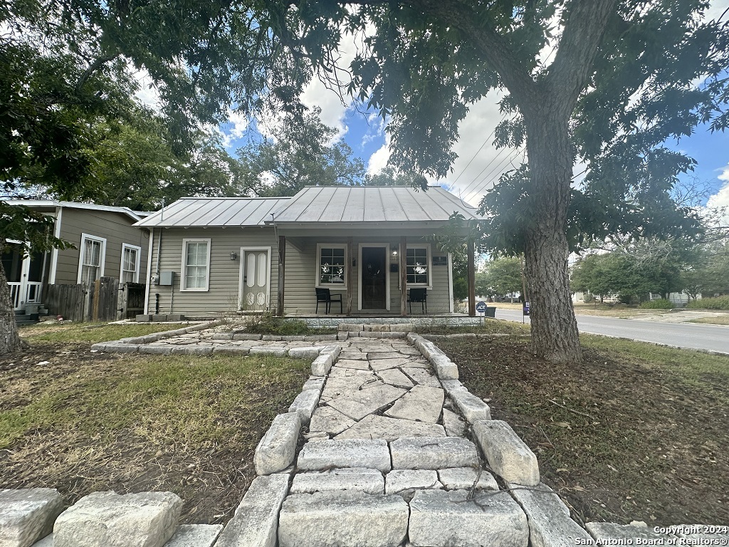 195 E Coll Street New Braunfels TX 78130