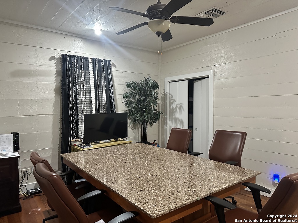 195 E Coll Street New Braunfels TX 78130