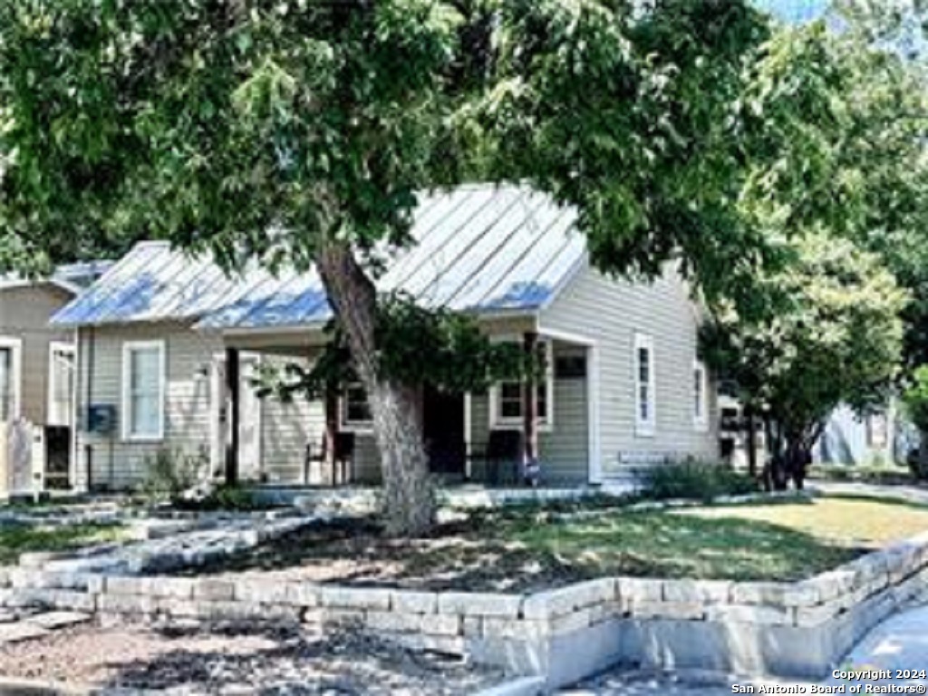 195 E Coll Street New Braunfels TX 78130