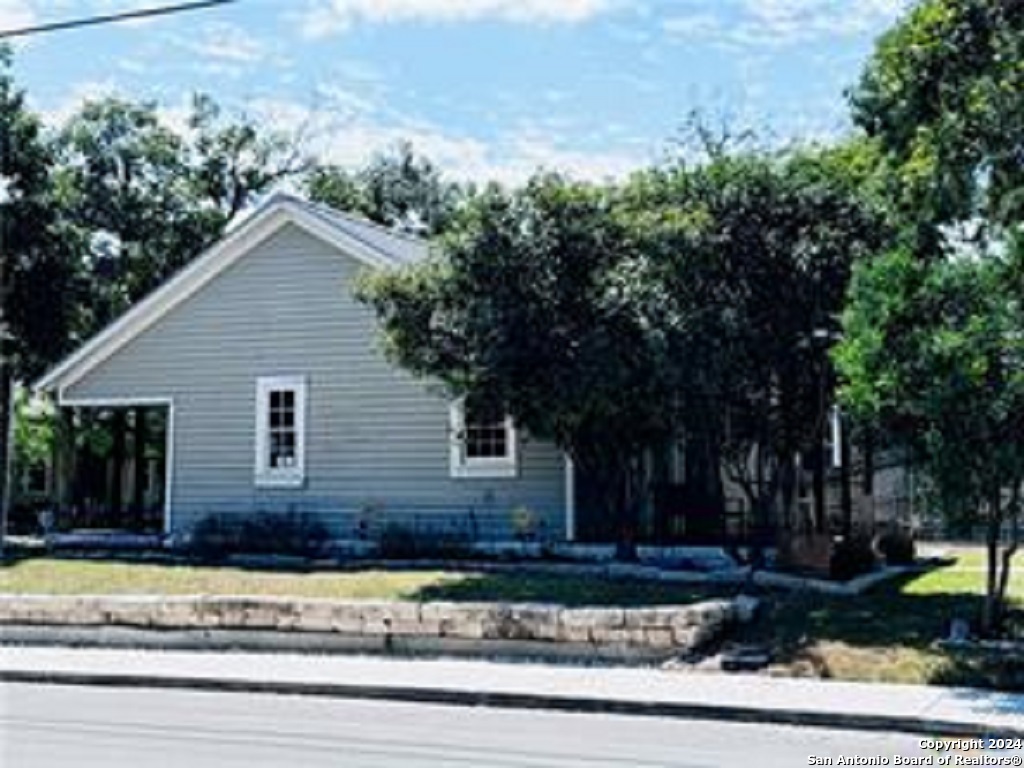 195 E Coll Street New Braunfels TX 78130