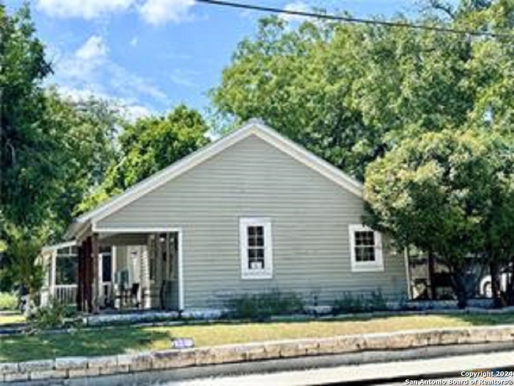 195 E Coll Street New Braunfels TX 78130