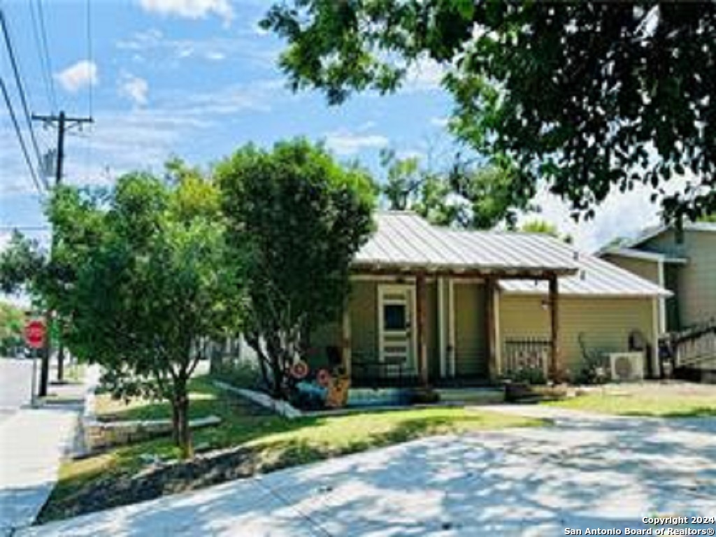 195 E Coll Street New Braunfels TX 78130