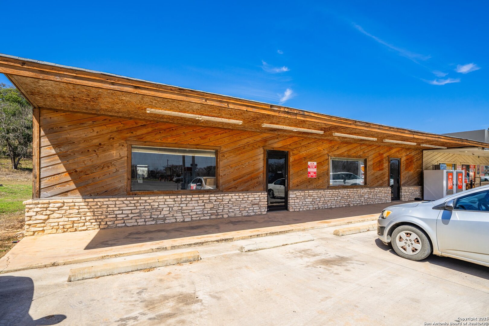 377-a&b S State Highway 16 Bandera TX 78003