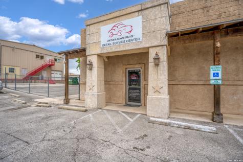 801 N Main Boerne TX 78006