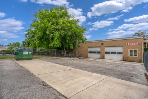 801 N Main Boerne TX 78006