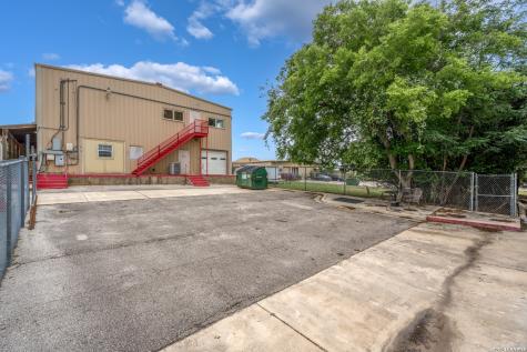 801 N Main Boerne TX 78006