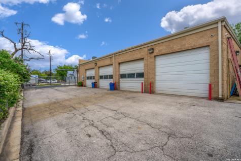 801 N Main Boerne TX 78006