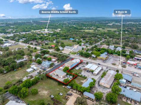 801 N Main Boerne TX 78006