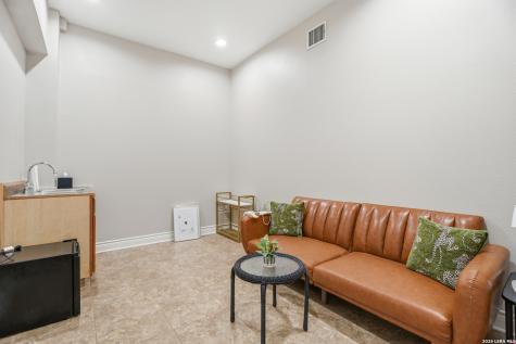 801 N Main Boerne TX 78006