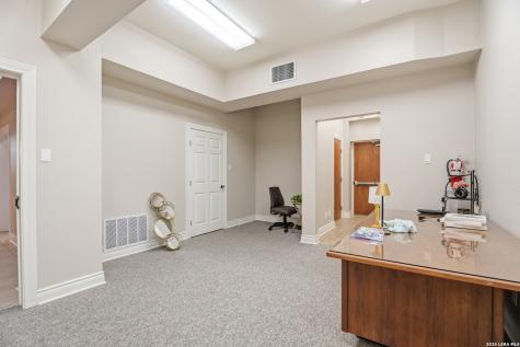 801 N Main Boerne TX 78006