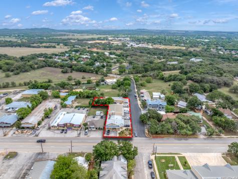 801 N Main Boerne TX 78006