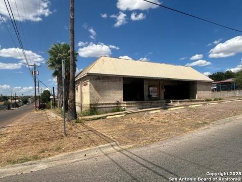 702 Galveston Street Laredo TX 78040