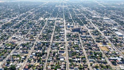 702 Galveston Street Laredo TX 78040