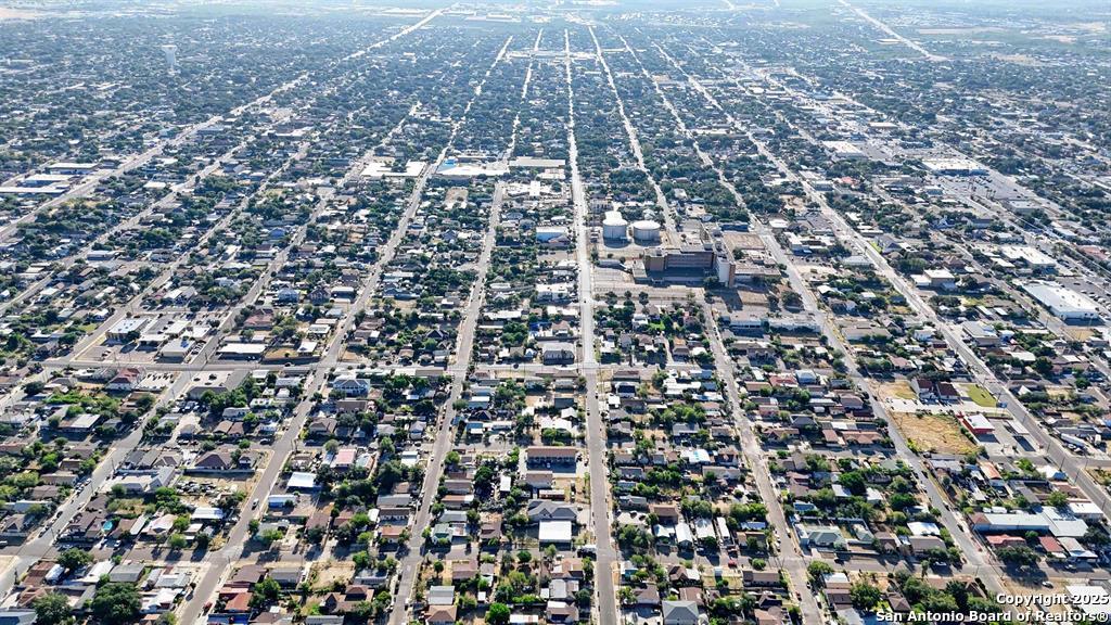 702 Galveston Street Laredo TX 78040