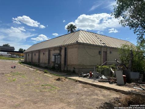 702 Galveston Street Laredo TX 78040