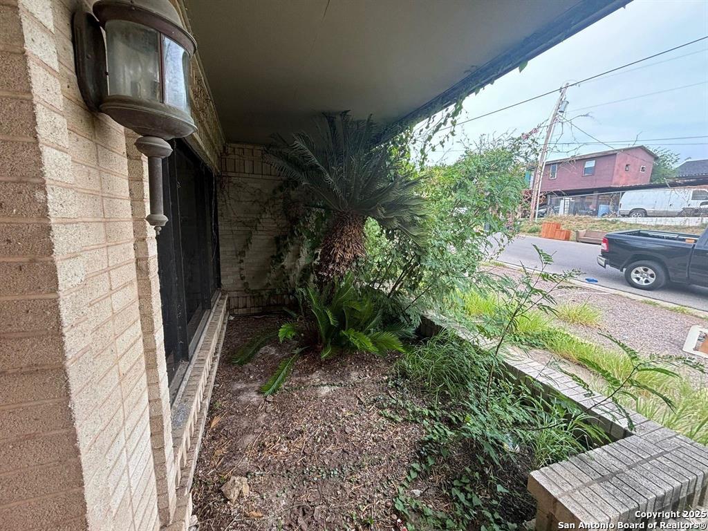 702 Galveston Street Laredo TX 78040