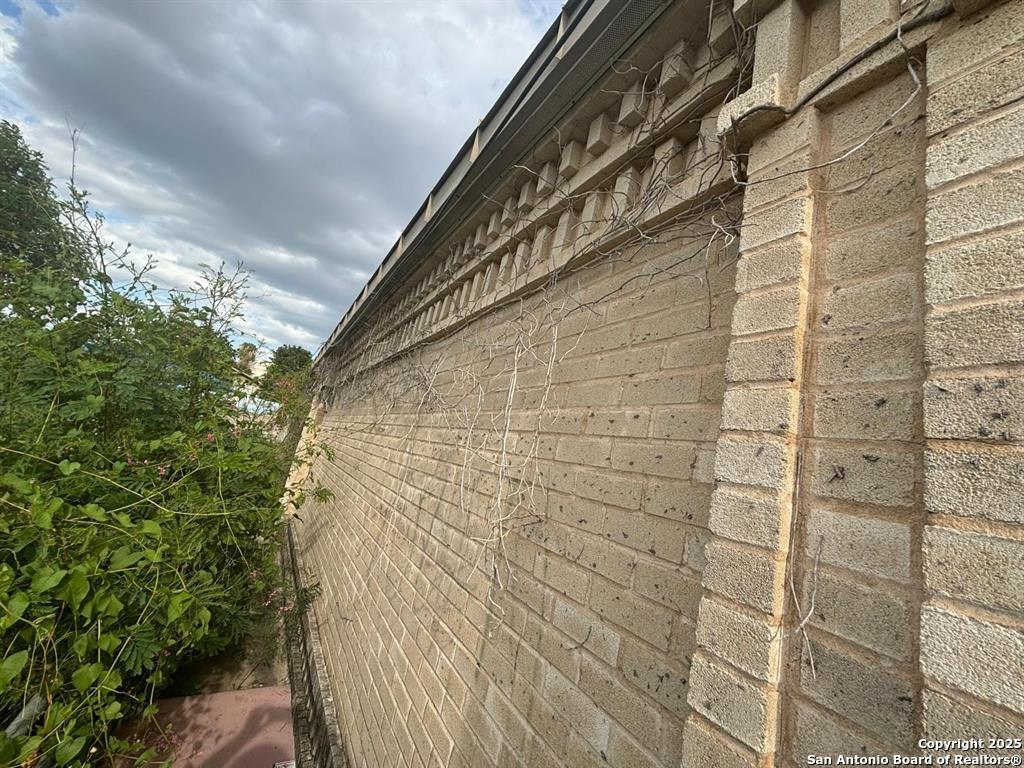 702 Galveston Street Laredo TX 78040