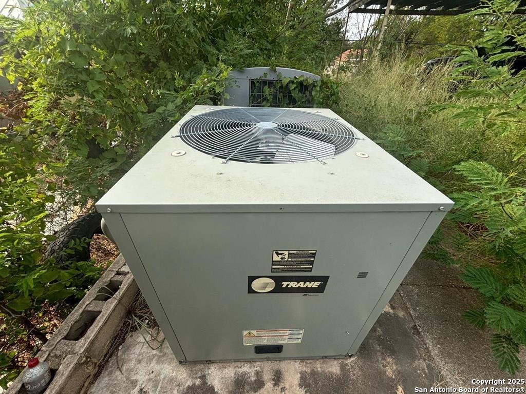 702 Galveston Street Laredo TX 78040