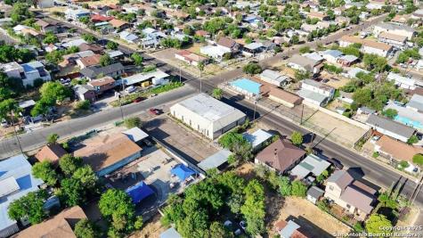 702 Galveston Street Laredo TX 78040