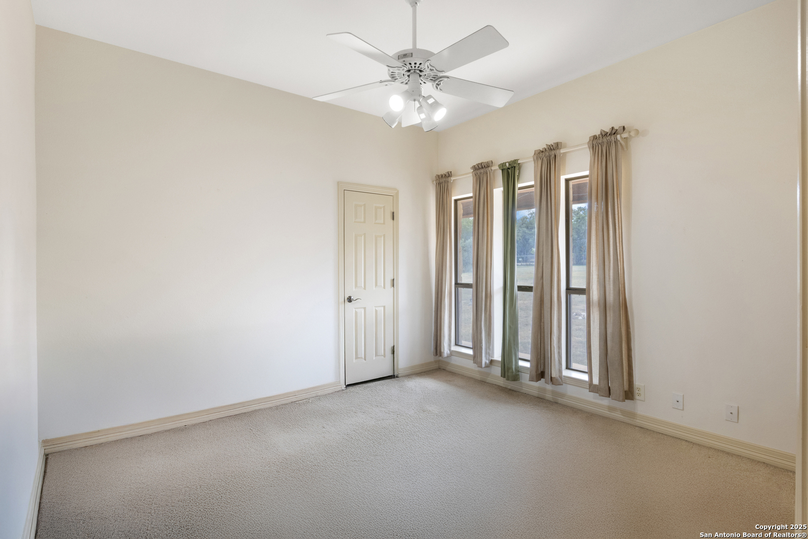 1670 S Cranes Mill New Braunfels TX 78132