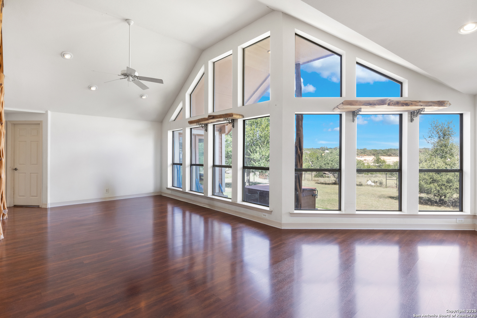 1670 S Cranes Mill New Braunfels TX 78132