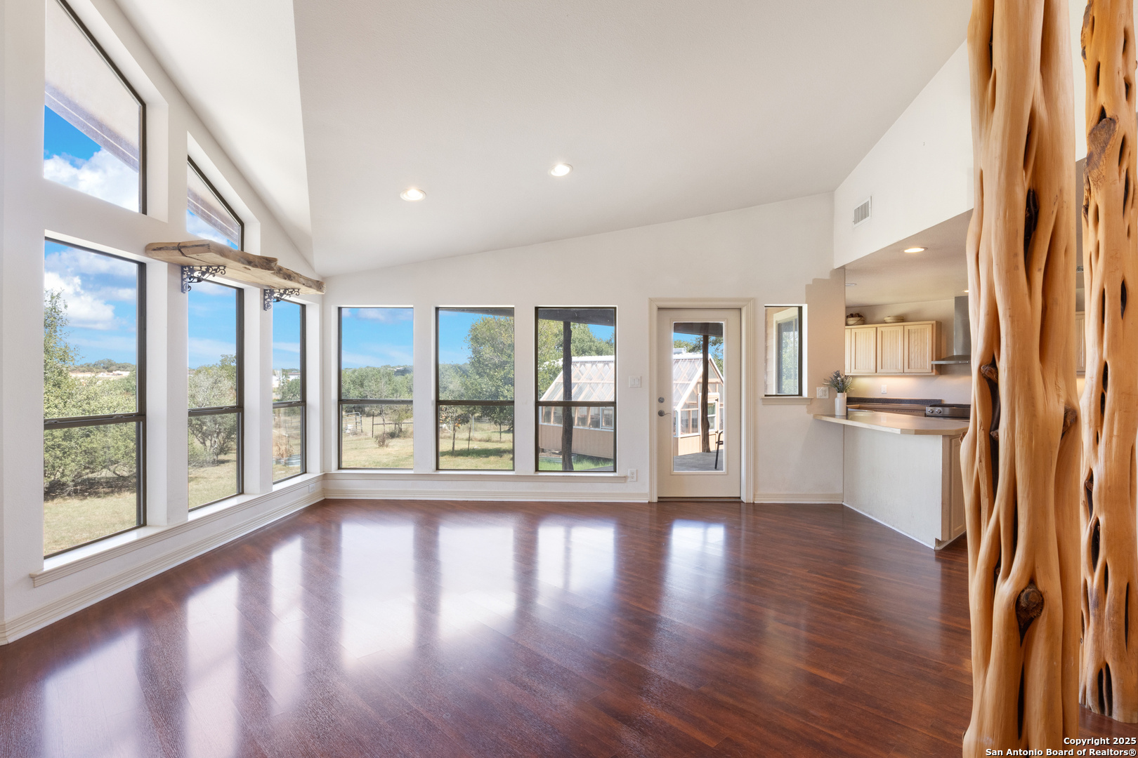 1670 S Cranes Mill New Braunfels TX 78132