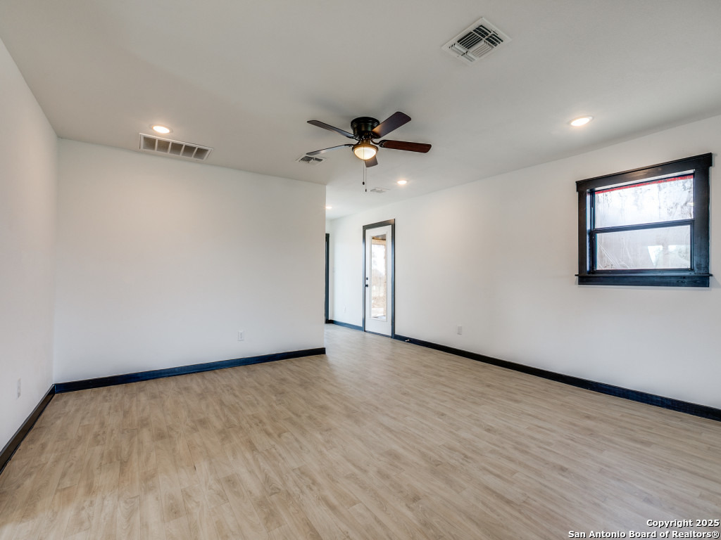 15179 N Highway 16 Tx Poteet TX 78065