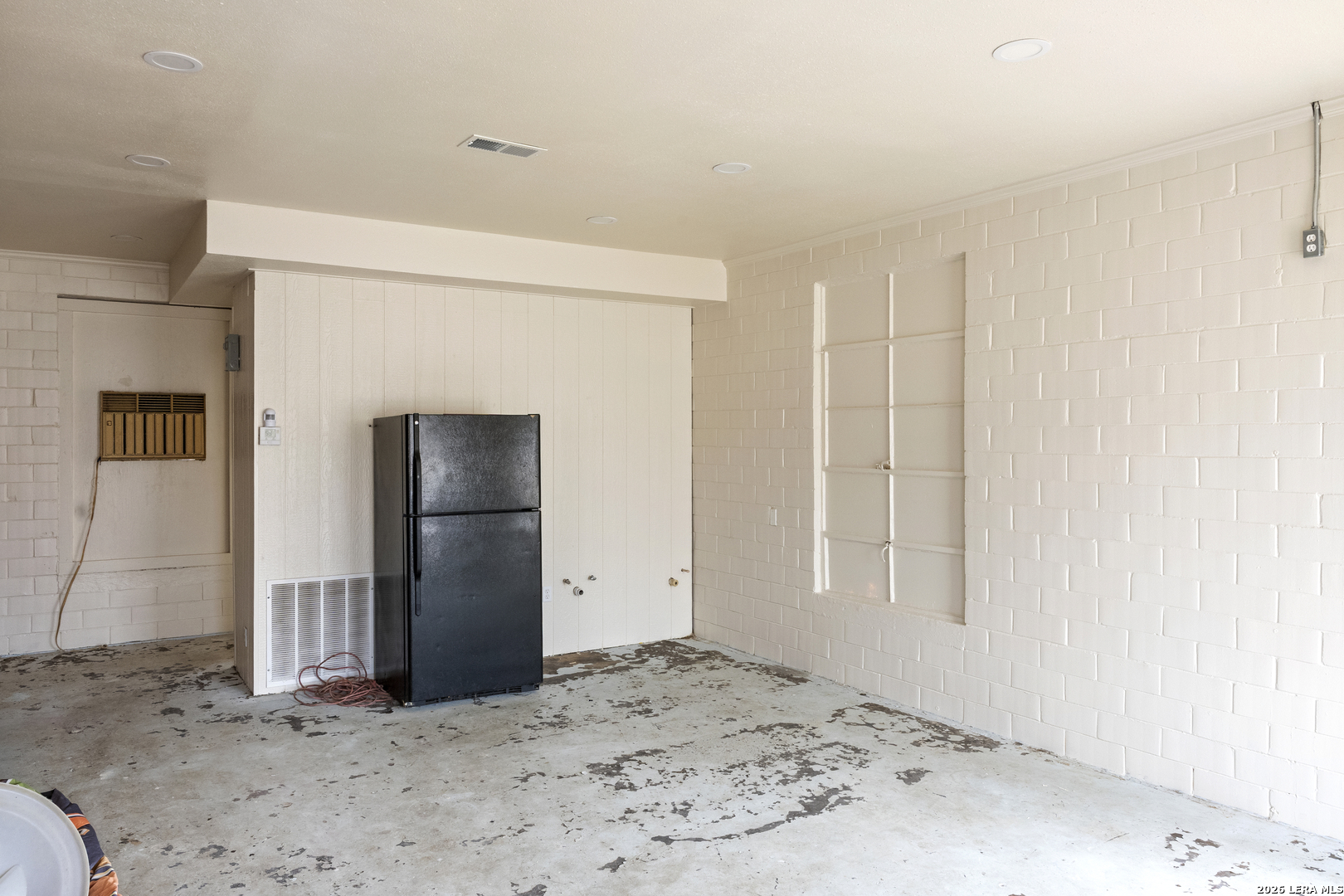 1911 State Highway 132 Natalia TX 78059