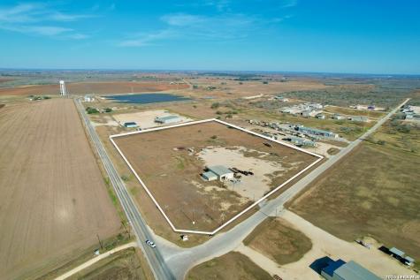 101 Rancho Grande Floresville TX 78114
