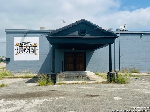 120 S Aransas Street Alice TX 78332