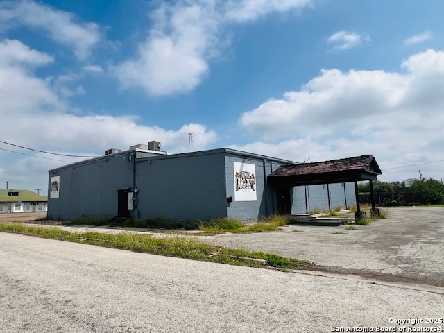 120 S Aransas Street Alice TX 78332