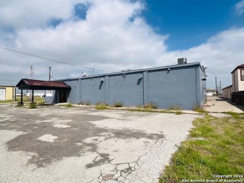 120 S Aransas Street Alice TX 78332