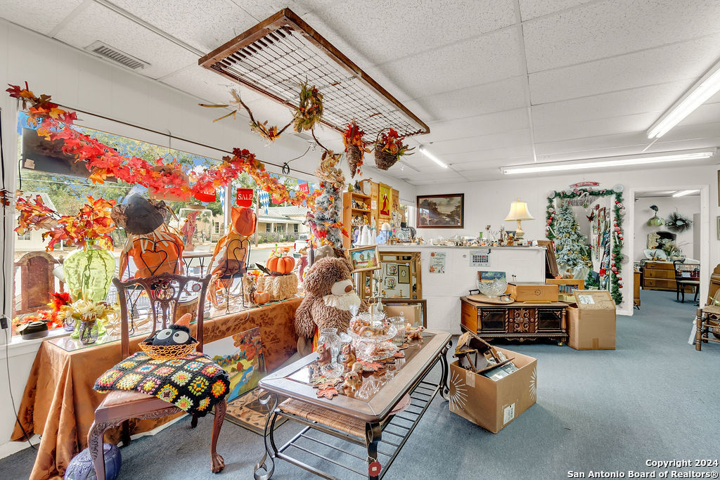 112 Orange Fredericksburg TX 78624