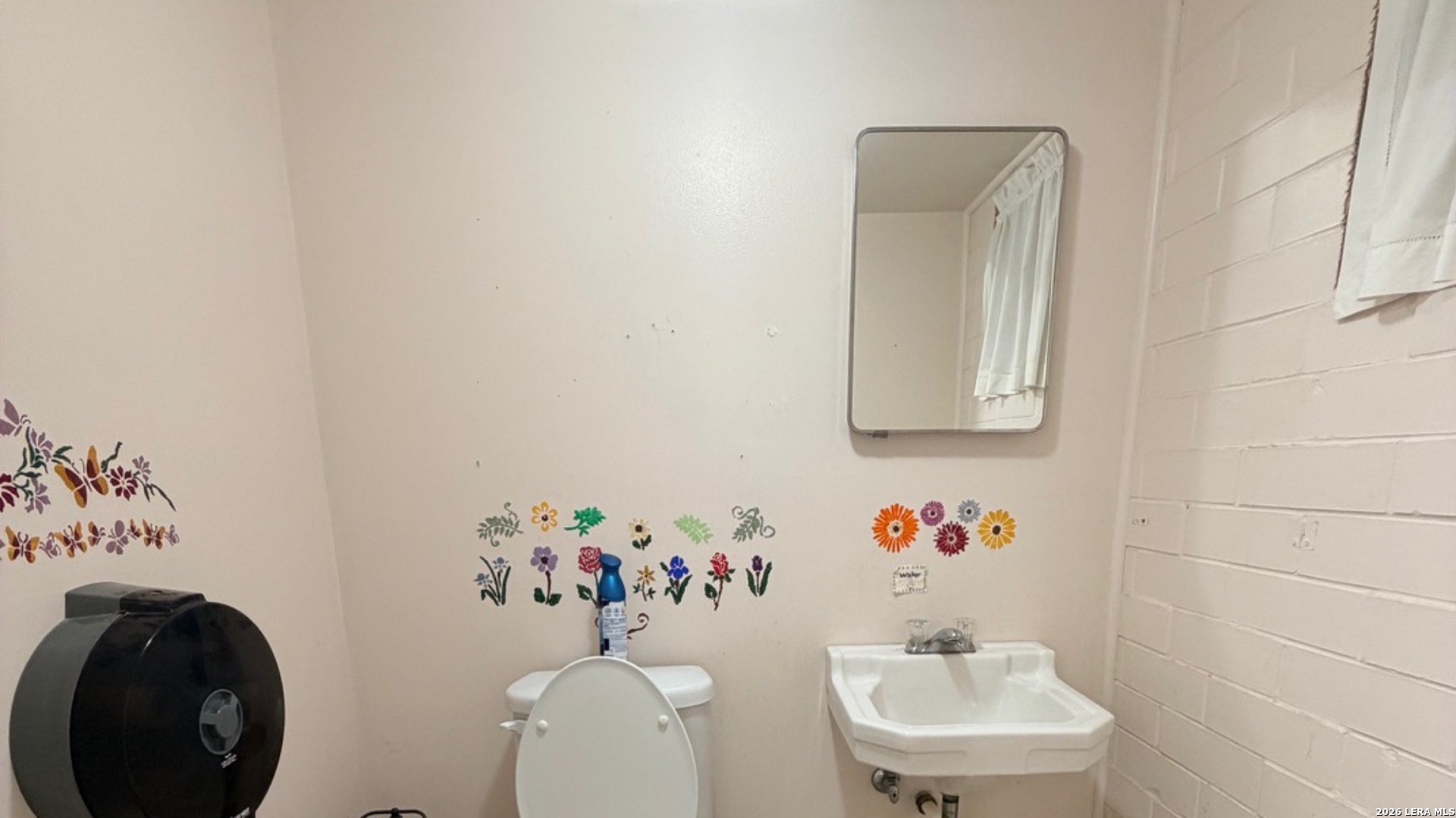 112 Orange Fredericksburg TX 78624