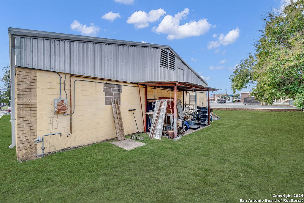 112 Orange Fredericksburg TX 78624