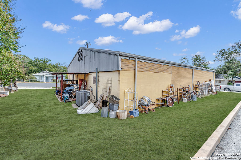 112 Orange Fredericksburg TX 78624