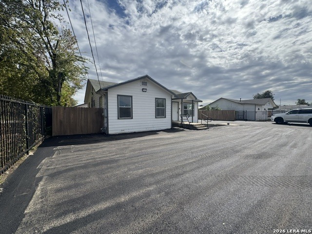 544 S Ww White Road San Antonio TX 78220