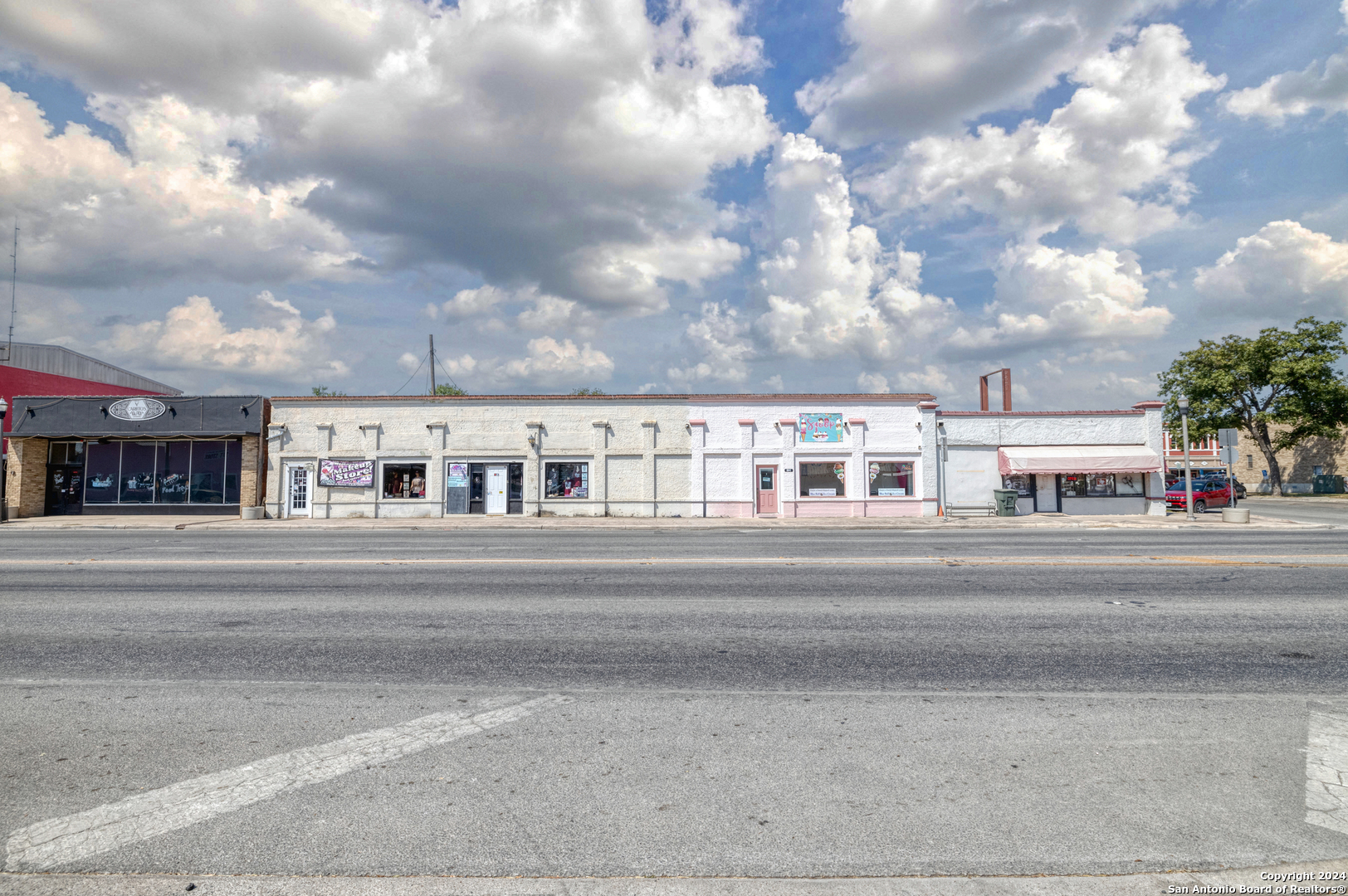 111 S Getty Uvalde TX 78801