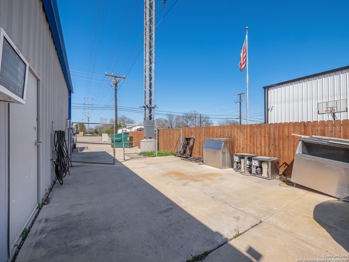 318 W Byrd Boulevard Universal City TX 78148